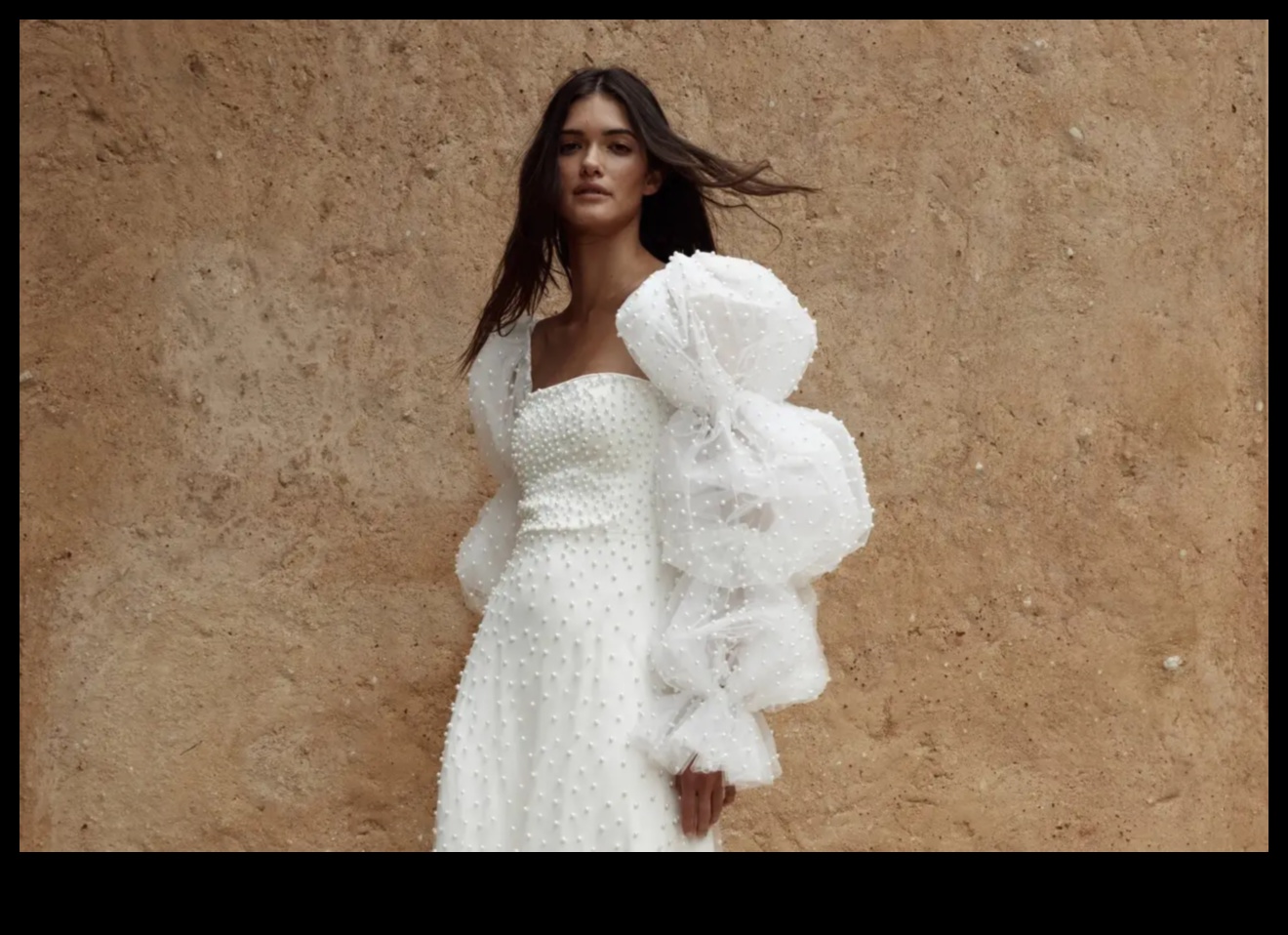 Definēta elegance: dizaineru kāzu kleitu brīnumi