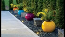 Mākslīga bēgšana: uzlabojiet savu dārzu ar radošu uzplaukumu