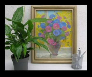 Zīmuļi un ziedlapiņas: ziedu klusās dabas iespaidi