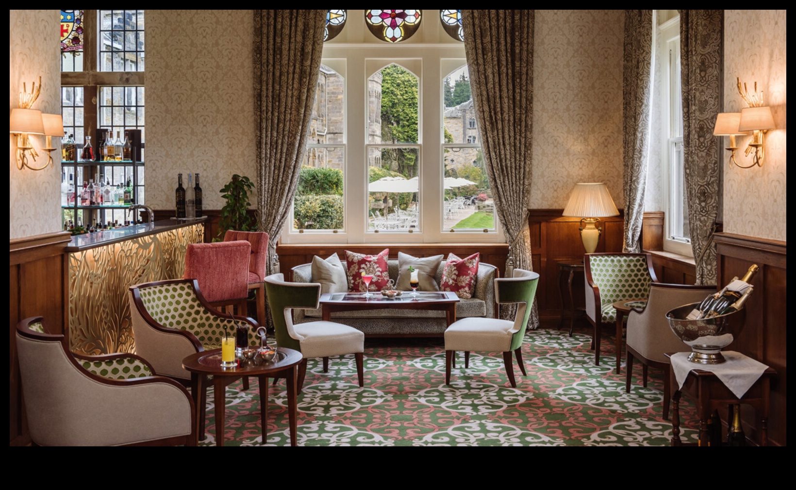 Chic Chronicles: jūsu personalizētais komplekts