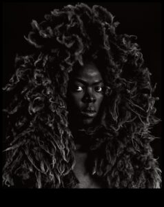 Ārpus filtriem: māksliniecisku stāstu veidošana digitālajā fotogrāfijā