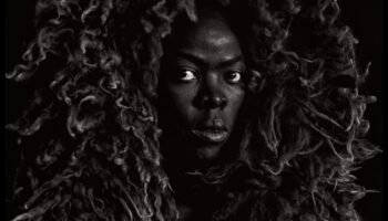 Ārpus filtriem: māksliniecisku stāstu veidošana digitālajā fotogrāfijā