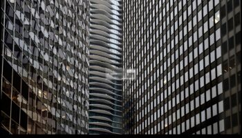 Pilsētas elegance: arhitektūras fotogrāfijas meistarība pikseļos